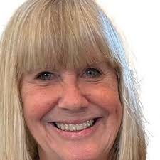 I'm curious—who here is writing chapter books? What age group are you  aiming for, and what kind of themes or styles are you exploring?