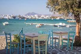 Κίνδυνος αποκλεισμού για τους ισπανούς. Pollonia Milos The Family Friendly Fishing Village