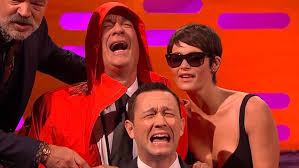 Her finder du alle de bedste programmer fra ultra. Tom Hanks And Gemma Arterton Recreate Hilarious Crying Photo Daily Mail Online