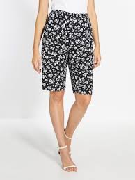 Alerte fashion pour toutes les femmes qui ne rentrent pas dans les tailles standard et pour celles qui ne trouvent pas vêtements à leur taille dans les boutiques en ville. Bermuda Short Femme Grande Taille Achat En Ligne Daxon
