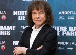 #cocciante non c'è neanche più l'odio e nemmeno il rancore resta solo un bel niente che non ha più @mbmarino potevi testarli un po' prima col disco di #cocciante , tanto per capire un po' l'aria. Riccardo Cocciante Vanityfair It