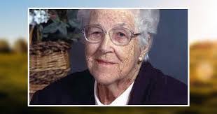 Dorothy Penny's Instagram, Twitter & Facebook