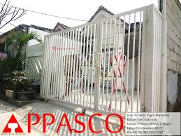 Model pagar rumah minimalis selanjutnya dilihat dari bentuknya, ada beberapa bentuk pagar untuk konsep rumah minimalis yang dapat anda pilih, yang antara lain adalah desain vertikal, desain horizontal dan desain kombinasi. Pagar Rumah Minimalis Motif Vertikal Di Peson Cilebut 2 Bogor Appasco Indonesia