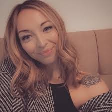 Stacy Holt's Instagram, Twitter & Facebook