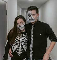 Black And White Halloween Costume Halloween Couple Makeup Skull Halloween Black White Halloween2018 Costume Fant Halloween Outfits Easy Couple Halloween Costumes Halloween Makeup Looks