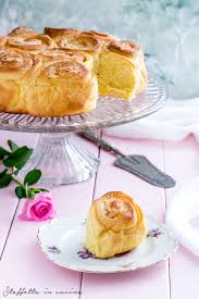 Preparata da andrea con mele della valle d'aosta e un cuore di marmellata, fatta in casa da patrizia, ai lamponi del nostro orto alpino. Torta Di Rose La Ricetta Perfetta Per Questa Torta Tipica Del Mantovano
