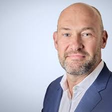 Roslyn Cooke's Instagram, Twitter & Facebook