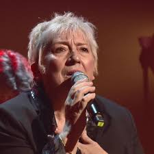 La chanteuse Marie-Lore de retour sur scène grâce à son fils : "ça a été  une réalisation pour elle et pour moi un aboutissement"