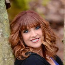 Beth Hallock's Instagram, Twitter & Facebook