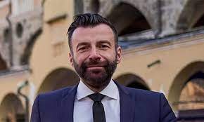 Sono momenti pesantissimi questi per la giurisdizione italiana a causa dell'accesa discussione che negli ultimi mesi, o forse sarebbe meglio dire anni, ha visto protagonista il tanto temuto ddl zan. Ddl Zan Cosa Prevede E Perche Non E Stato Ancora Approvato