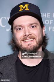 39 Photos & High Res Pictures