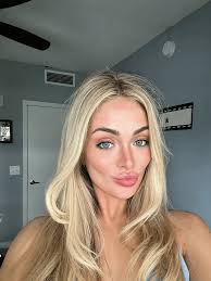 Grace Steinhauer's Instagram, Twitter & Facebook