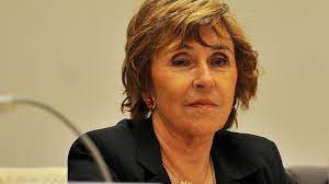 Aujourd'hui, dans affaires sensibles, l'histoire de la première femme et la seule aujourd'hui encore à avoir exercé les fonctions de première ministre en france : Quand Edith Cresson A Rate Son Discours Devant L Assemblee