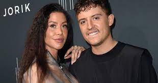 We will follow the news and will take a look at how we deal with this in the long term, a funx spokesperson told parool. Is There Still A Hair In The Butter With Jaimie And Lil Kleine Jaimie Lives Alone With Her Son In Ibiza Showbiz Archynewsy