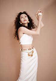 王鸥穿露背性感白衣白裙羊毛卷配红唇美艳动人搜狐大视野搜狐新闻sexiezpix Web Porn