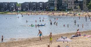 1 op 100 besmette personen was volledig gevaccineerd. Op De Fiets In De Tuin Of Op Het Water Dit Was Jouw Hemelvaartsdag In Beeld Regio Destentor Nl
