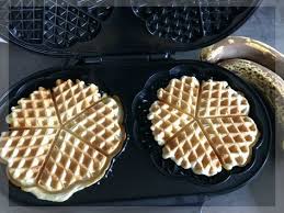 Bananenwaffeln Ohne Zucker Fur Baby Und Kinder Rezept Bananen Waffeln Babynahrung Waffeln