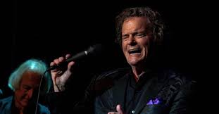 Thomas he owns one of the most distinctive voices in american pop music—a reassuringly masculine timbre conveyed with a smattering of. Agtfyz7w Kv0xm