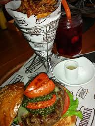 Little Italy Burger New York Burger Lima Peru New York Burger Food Burger