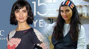 Tuba büyüküstün başlığındaki önemli entry'ler. Sefirin Kizi Nin Mavi Si Tuba Buyukustun Un Annesi Kizina Tas Cikartti Anne Kiz Yan Yana Abla Kardes Gibi Olunca Fena Solladi Galeri Takvim