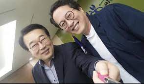 경기관광공사 사장에 내정된 맛 칼럼니스트 황교익 (59)씨를 둘러싼 '전문성 논란'이 거세다. 46zlqmcpjtnpnm