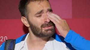Όταν ρωτήθηκε γιατί εγκατέλειψε την πολιτική, ο πύρρος δήμας απάντησε: Vd1i Qdueejjtm