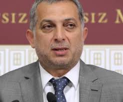 15 temmuz hain darbe girişiminin yıl dönümünü bir hafta sürecek programlarla anan mustafakemalpaşa belediyesi, adnan menderes meydanı'nda düzenlediği etkinlikte i̇stanbul milletvekili metin külünk'ü konuk etti. Metin Kulunk Kimdir Kac Yasinda Nereli Boyu Ve Kilosu Biliyo Org