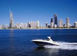 Sea Ray 330 Is An Elegant Cabin Cruiser With Exceptional Manoeuvrable Highly Efficient And Practical To Run Speed Boats Yacht Rental Yacht Charter