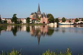 Kampen is located in zwolle city, netherlands at the 52.555, 5.9111 coordinates. Kampen Travel Guide At Wikivoyage