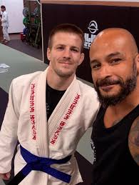 Crossface cradle trick… run their head to their knee and sit them up. Makes  it easier to finish the cradle 💪🏼 Download the Athletes Ocean app