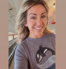 Kellie Henson's Instagram, Twitter & Facebook