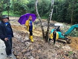 Di tebing sungai lebir di kampung manik. Pejabat Tanah Dan Jajahan Kuala Krai Kuala Krai 2021