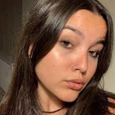 Lana Coates's Instagram, Twitter & Facebook