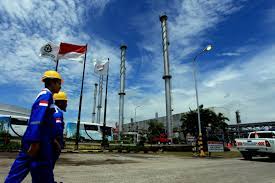 Kilang tercanggihkilang tuban merupakan salah satu kilang tercanggih di dunia yang memiliki kapasitas pengolahan sebesar 300 ribu barel per hari yang akan menghasilkan 30 juta liter bbm per hari untuk jenis gasoline dan diesel.selain itu, kilang tuban. Peluang Kerja Dari Mega Proyek Kilang Minyak Petrominer