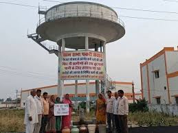 पानी टंकी के लिए करोड़ों खर्च, पानी को तरसे ग्रामीण: जल जीवन मिशन योजना पर उठे गंभीर सवाल