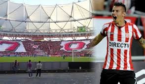 Aqui publico los mas recientes partidos. Insolito La Policia Bonaerense Le Secuestro A Un Hincha De Estudiantes Una Camiseta De Auzqui Doble Amarilla
