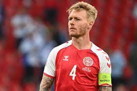 Lihatlah bagaimana kjaer membuat lini belakang milan sangat kuat !! The Hero Of Euro 2020 Kjaer Redefines What It Means To Be A Captain With Vital Eriksen Intervention Goal Com