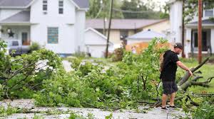 Thousands of americans were left without power as thunderstorms and tornadoes ripped through chicago overnight.tornado warnings were issued as heavy r. Derecho Hits Chicago With Up To 100 Mph Winds Slams Upper Midwest The Washington Post