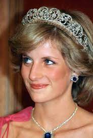 Maybe you would like to learn more about one of these? El Estilo Iconico E Imbatible De La Princesa Diana Diana Tiara Princess Diana Royal Jewels