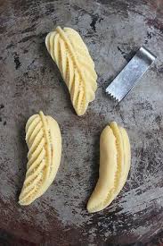 On Reste Avec Les Specialites Algeriennes Pour Le Billet Du Jour J Ai Choisi Pour Vous De Succulents Petit Moroccan Desserts Cooking And Baking Yummy Cookies