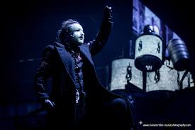 Slipknot is a metal group based in des moines, iowa. Slipknot Die Maskierten Nu Metal Konige In Zurich Artnoir