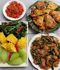 Pada kesempatan kali ini dapur ummi akan berbagi cara memasak tumis kerang kupas yang mudah dan enak. Resep Masakan Harian Udah Mulai Bosan Dgn Yg Di Hangat2kan Lalapan Dan Sambal Jadi Menu Siang Ini Daun Ubi Labu Jipang Dan Jagung Yg Direbus Ada Stok Kerang Asin Saya Tumis