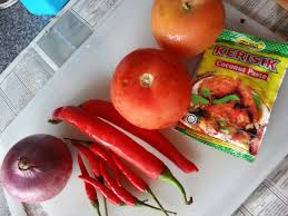 Blender daging buah nanas hingga halus. Dedapurmama Daging Rebus Cicah Air Asam Power