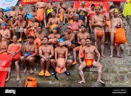 Hundereds of men celebrate the Singles' Day by taking the skinny dipping in  Chongqing, Sichuang, China on 09th November, 2014 Stock Photo - Alamy
