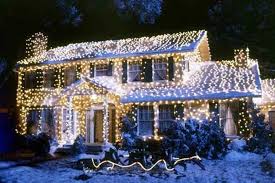 Pictures By National Lampoon S Christmas Vacation Dump A Day National Lampoons C Christmas Vacation House Griswold Christmas Decorating With Christmas Lights