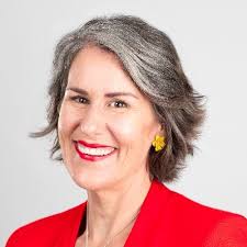 Danielle Somers's Instagram, Twitter & Facebook