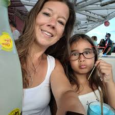 How to book food trucks in Macomb Illinois for an event?