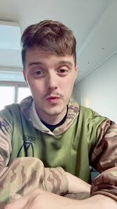 Noah Garrison (@noahinkorea)