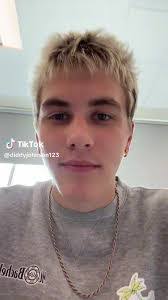 Taylor Snell's Instagram, Twitter & Facebook