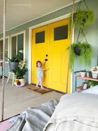 To be clear, your home decor should never frighten guests, and, as such, i do not recommend hanging. Decorating With Hanging Plants Summer Hanging Plant Ideas Lolly Jane